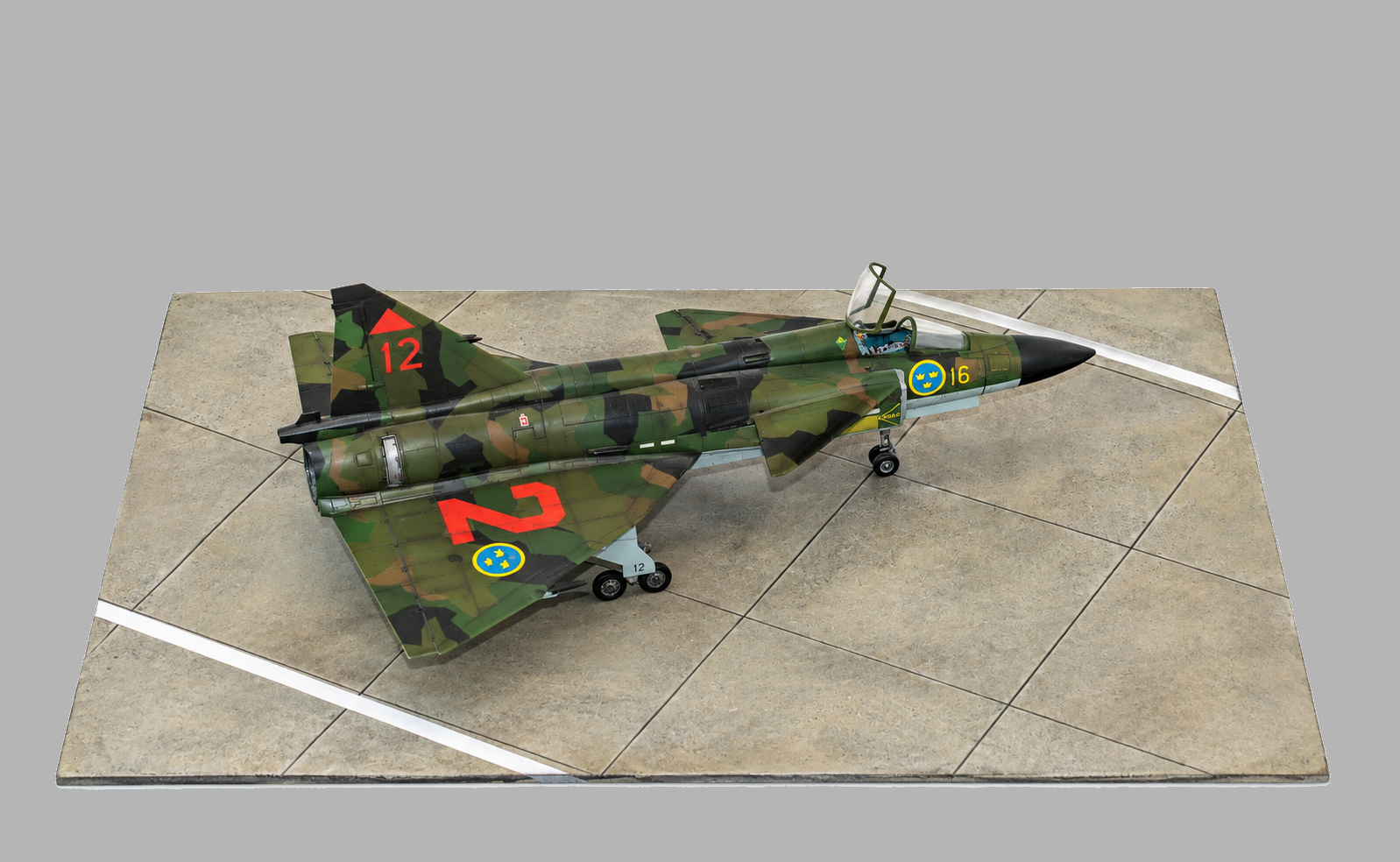 1:72 Redog Airplane model kit display base - d33