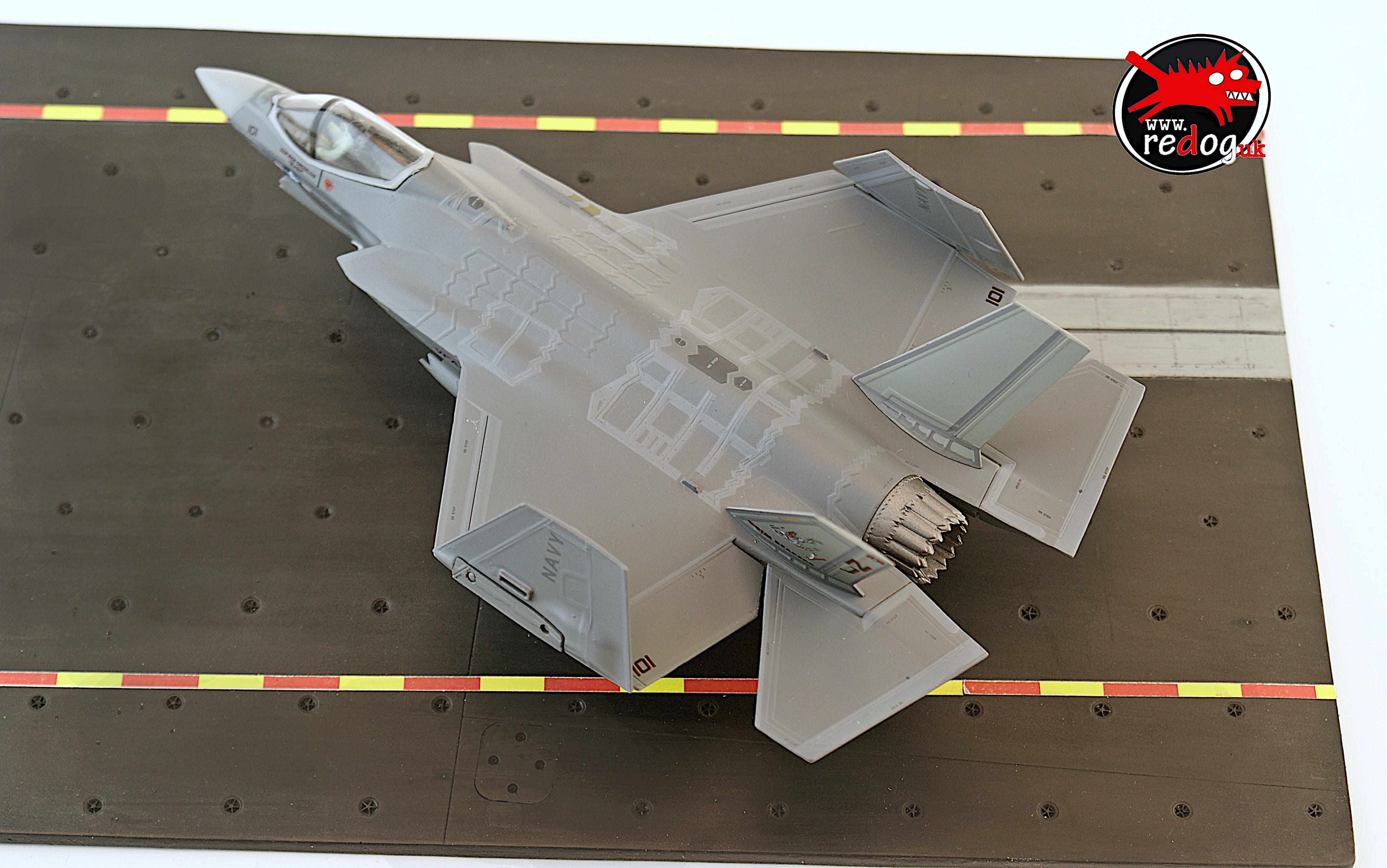 1/72 Modern US Aircraft carrier Deck - display base.