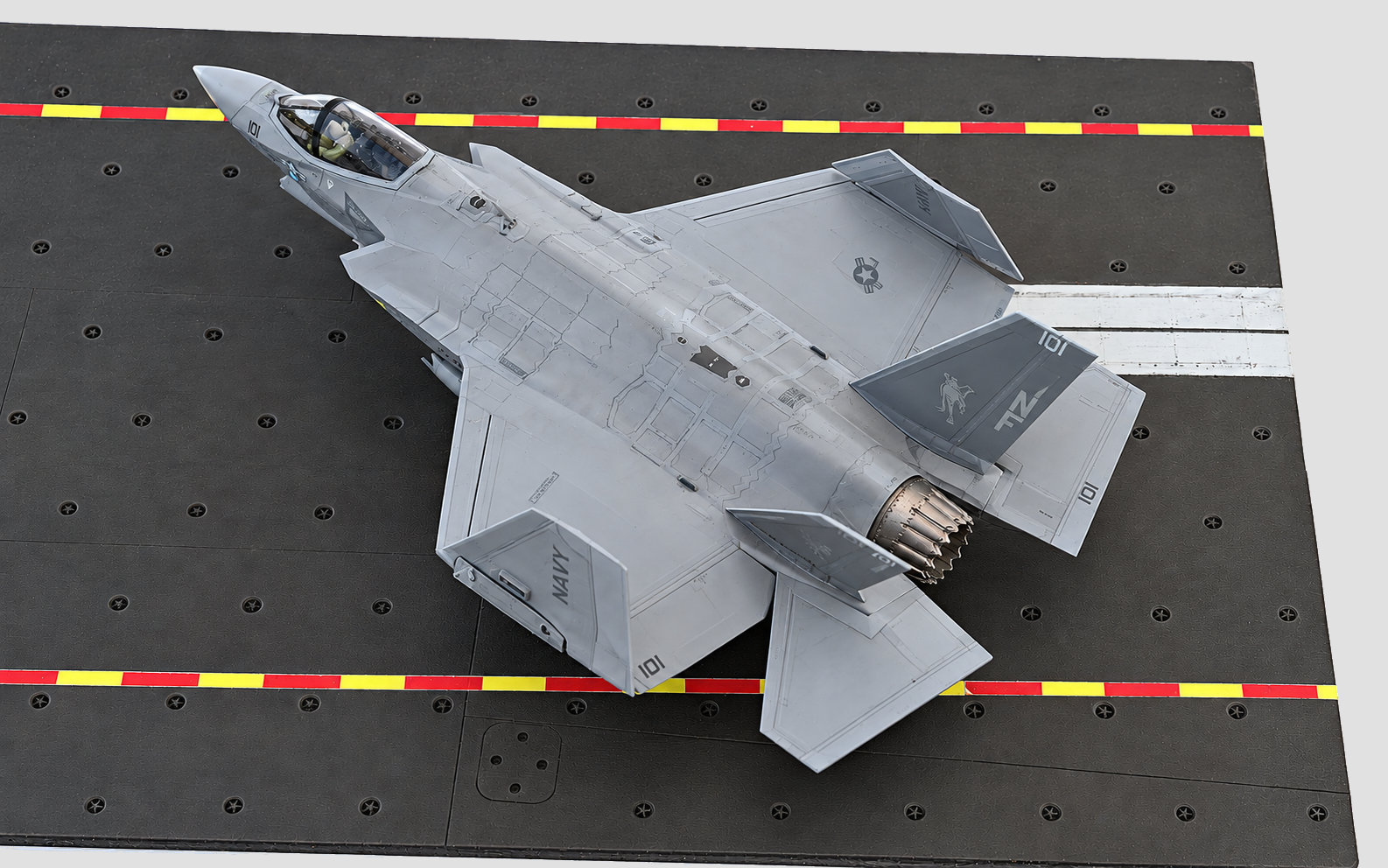 1:72 Redog - Modern US Aircraft carrier Deck - display base.