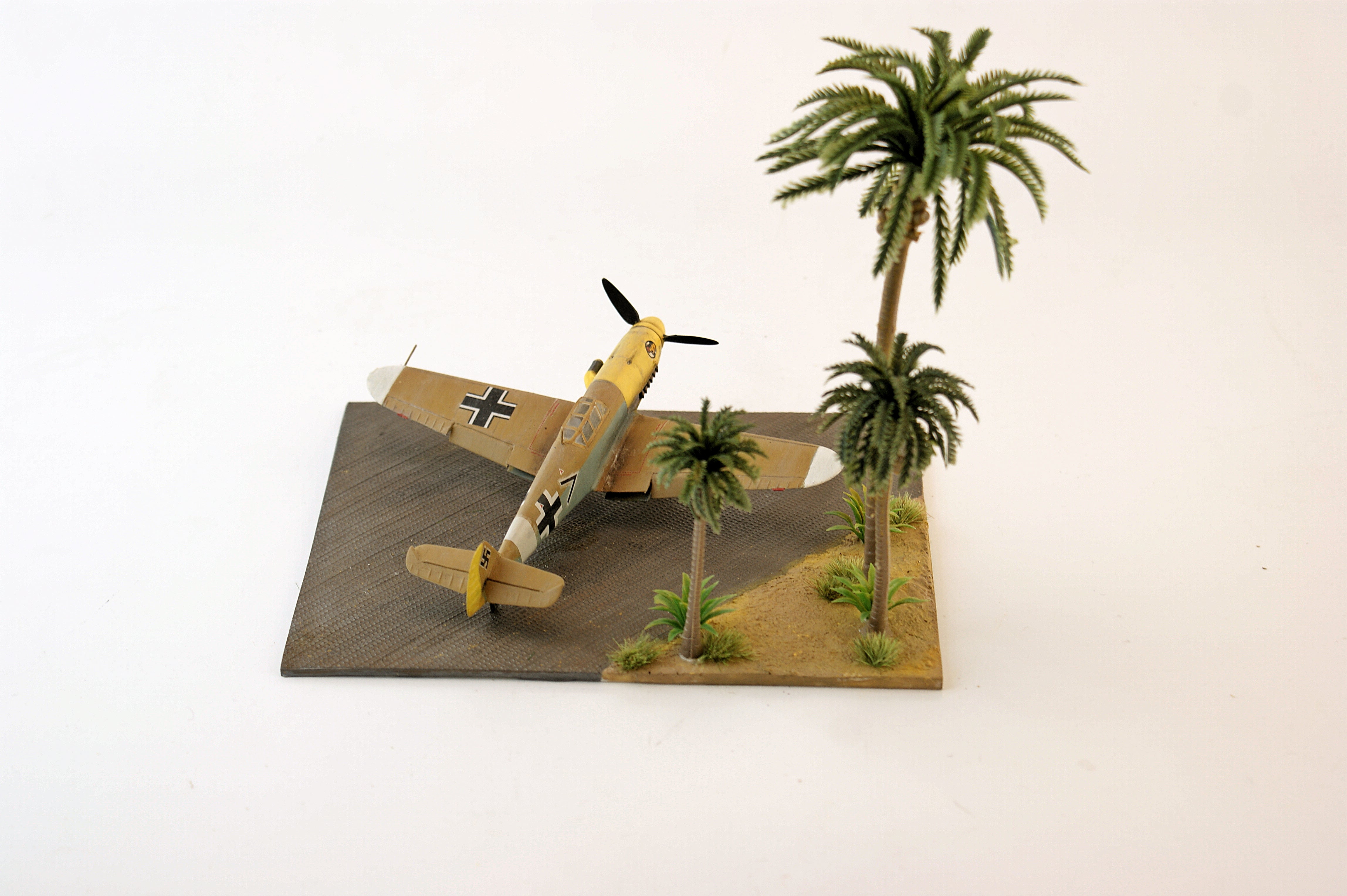 1/72 Display base - Marston mat with palm trees.